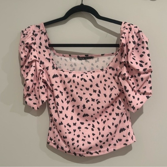 SHEIN Tops - SHEIN Pink and Black Patterned Crop Top